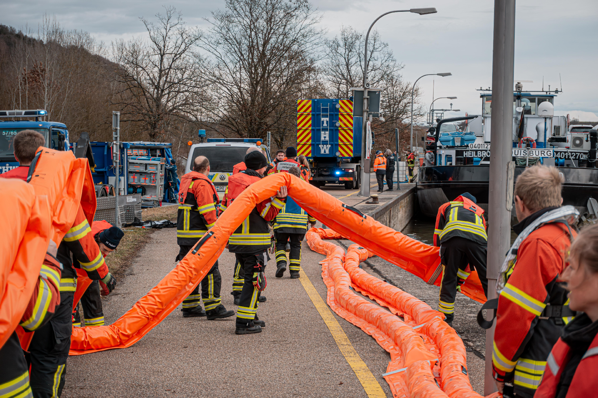 Einsatzfoto Öl auf Gewässer