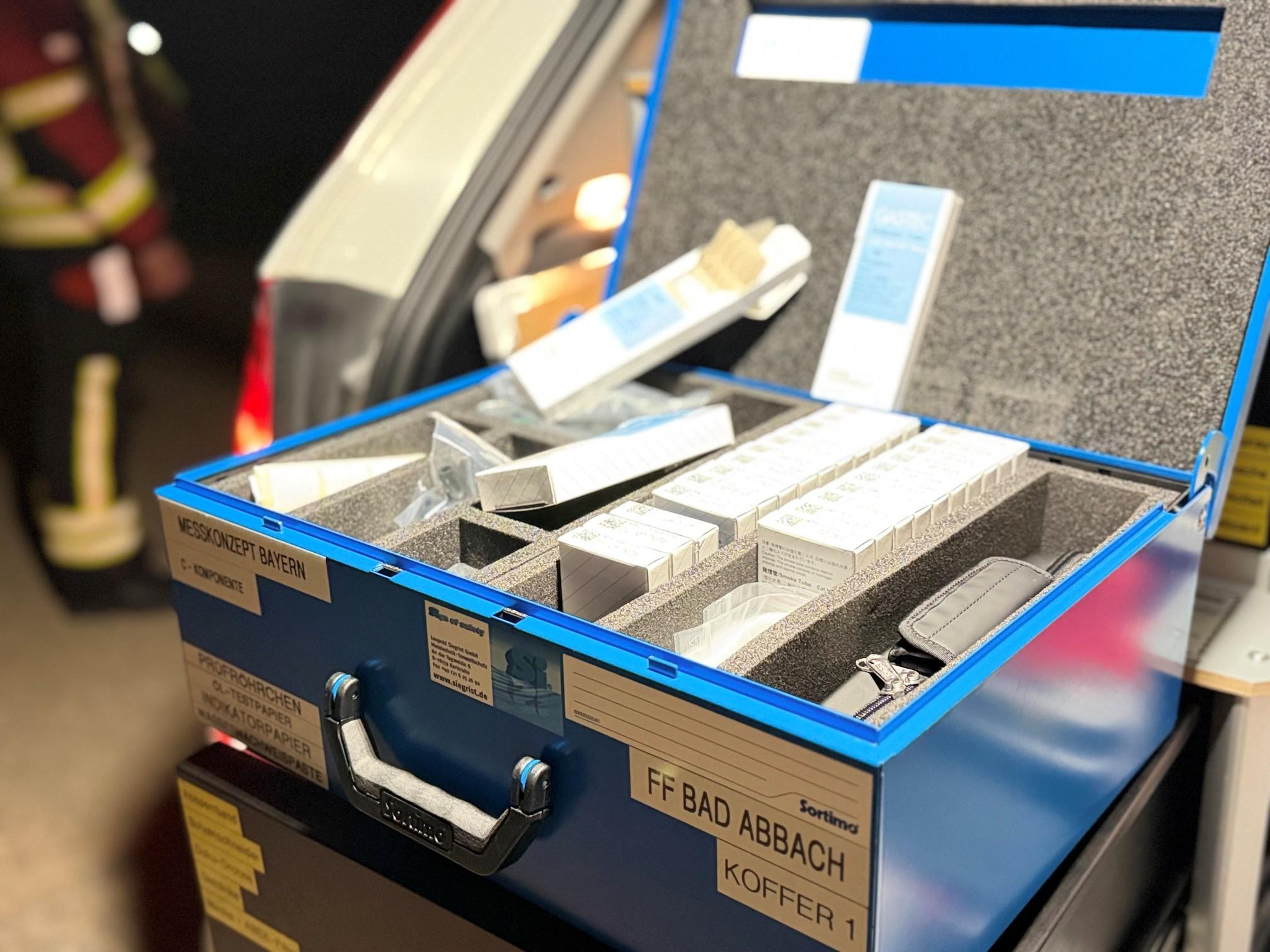 Einsatzfoto Messeinsatz bei Brand Lagerhalle