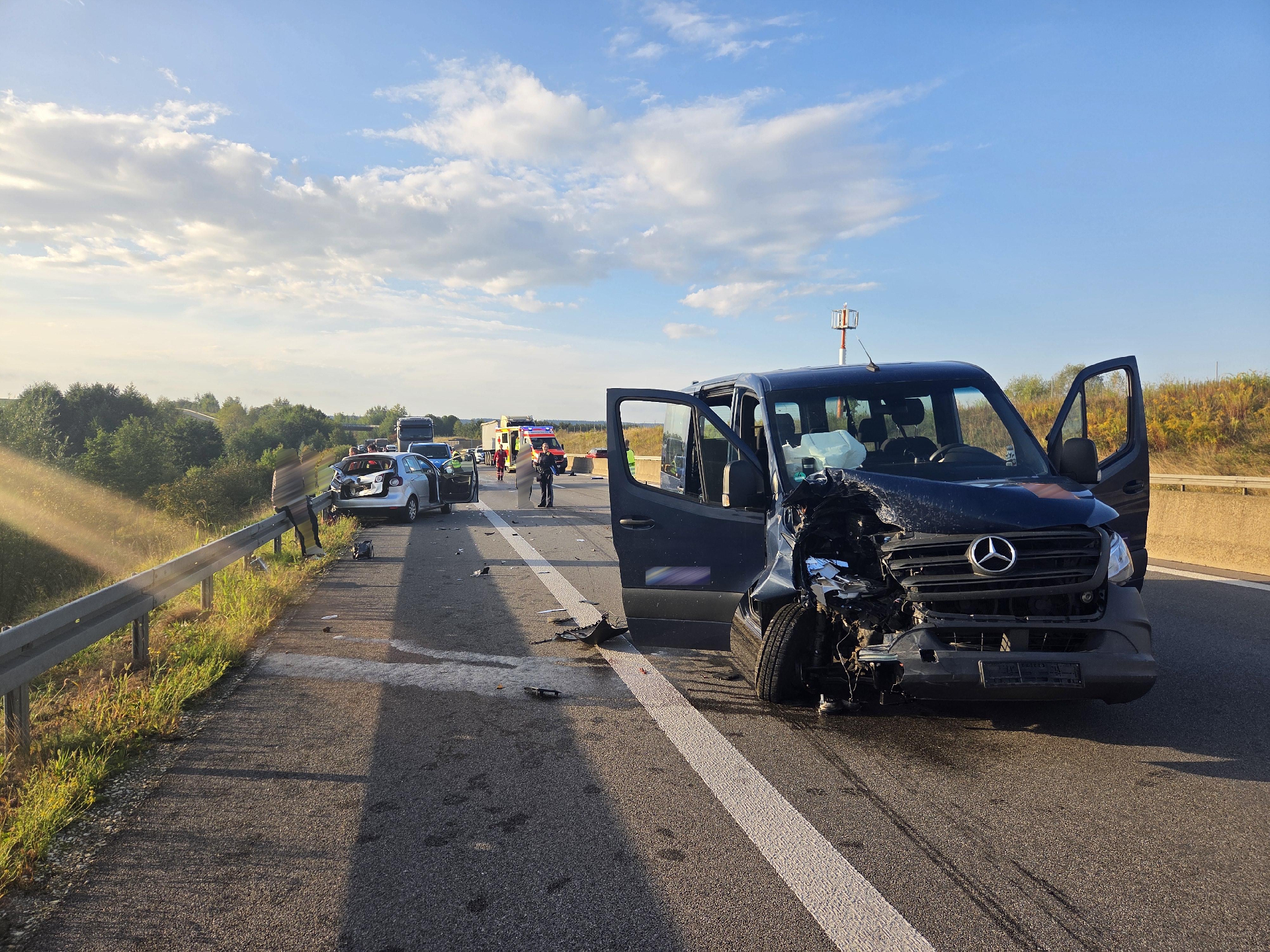 Einsatzfoto Verkehrsunfall mit Kleinbus